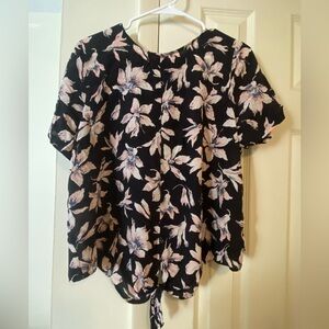 XL Madewell tie in front black floral blouse